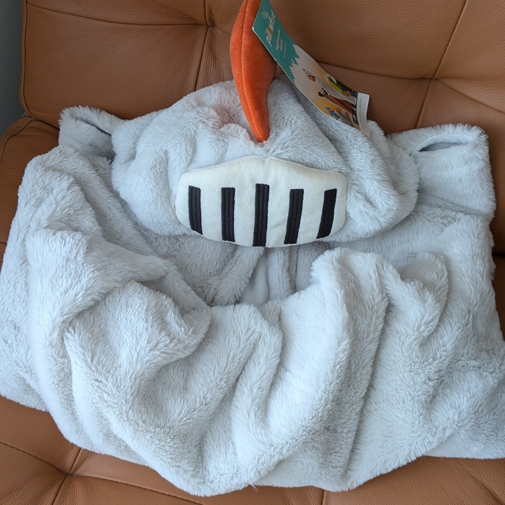 Pillowfort Knight Hooded Blanket NWT One Size - Picture 3 of 3